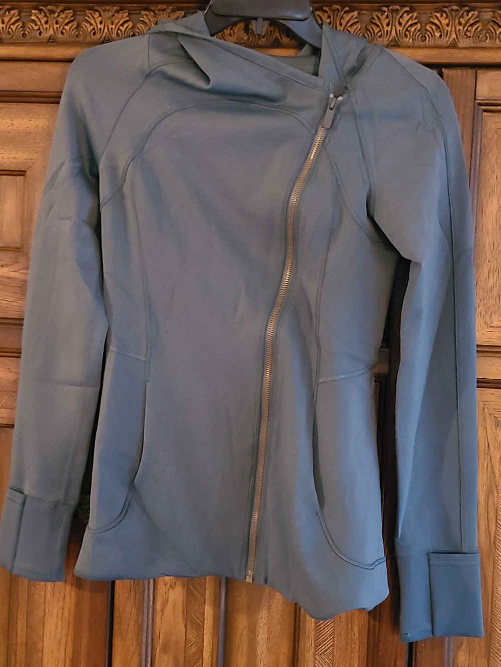 Lululemon Every Journey Hoodie sz. 4 *Spacer
Petrol Blue Aysmmetric Zip Jacket